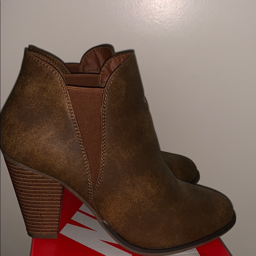 Woman booties